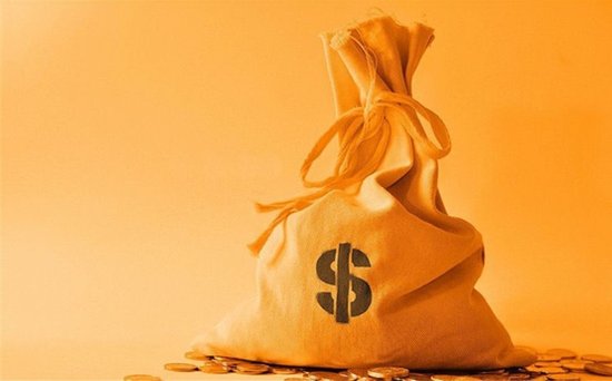 铂金期货涨停带动贵金属价格上涨，南华期货提示关注多重因素